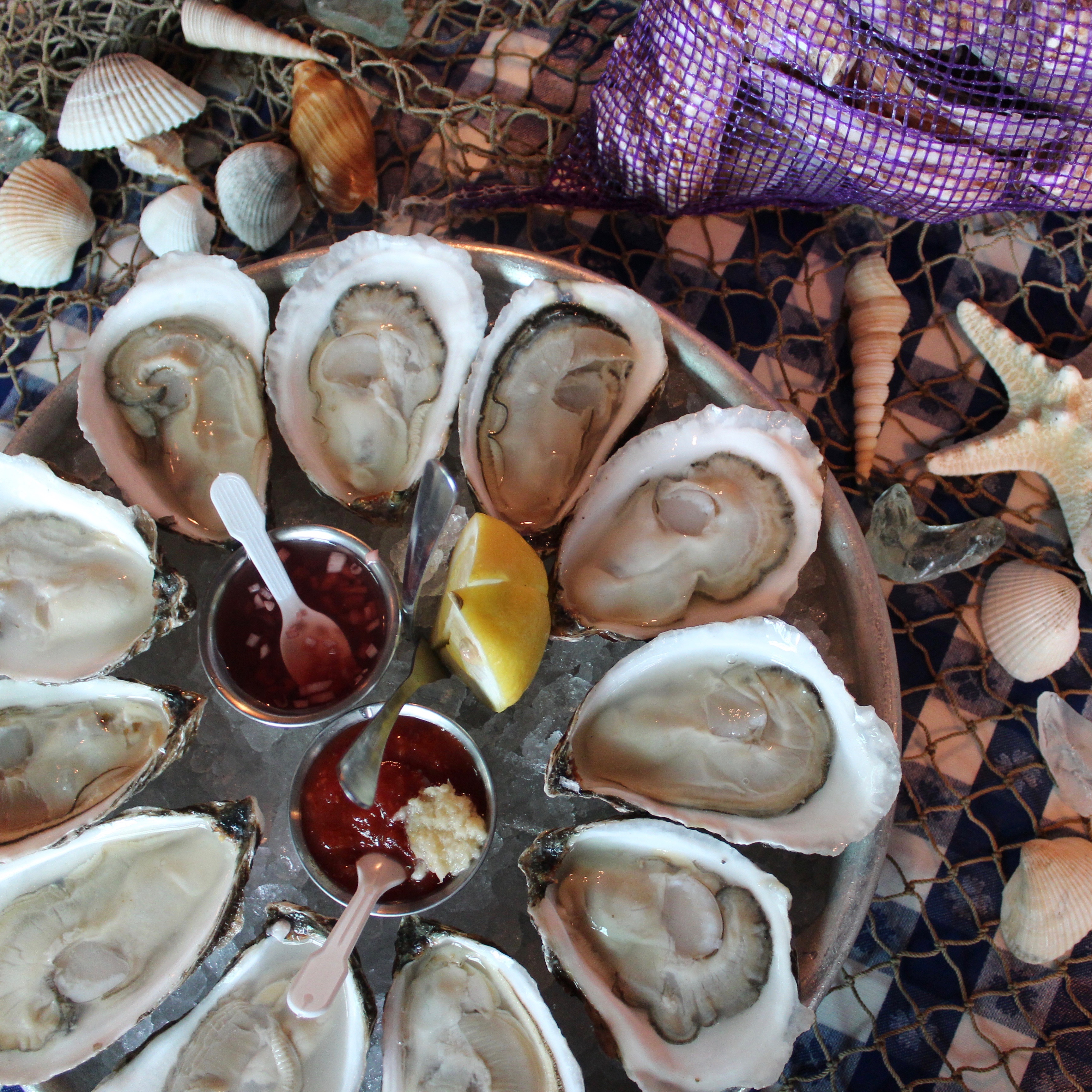 How to Eat Oysters like a Pro