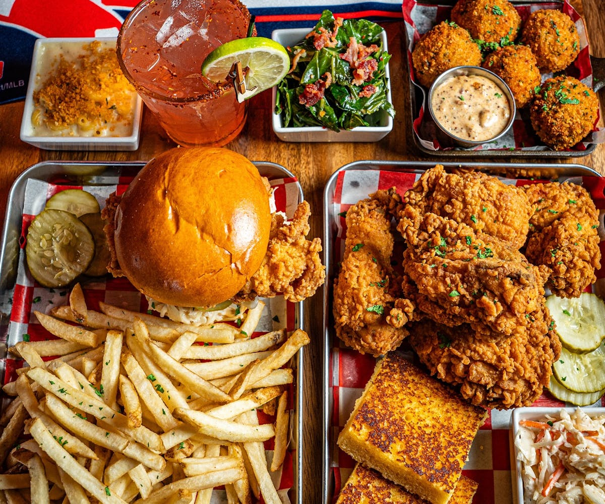 Scampo wine and pizza service